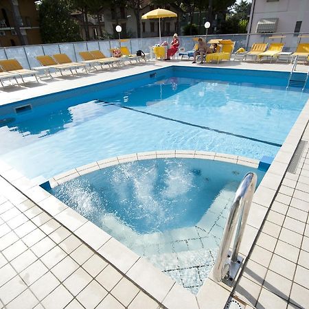 Hotel Giunchi Cervia Exterior foto